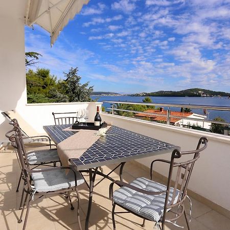 Apartments By The Sea Seget Vranjica, Trogir - 10328 Exterior foto
