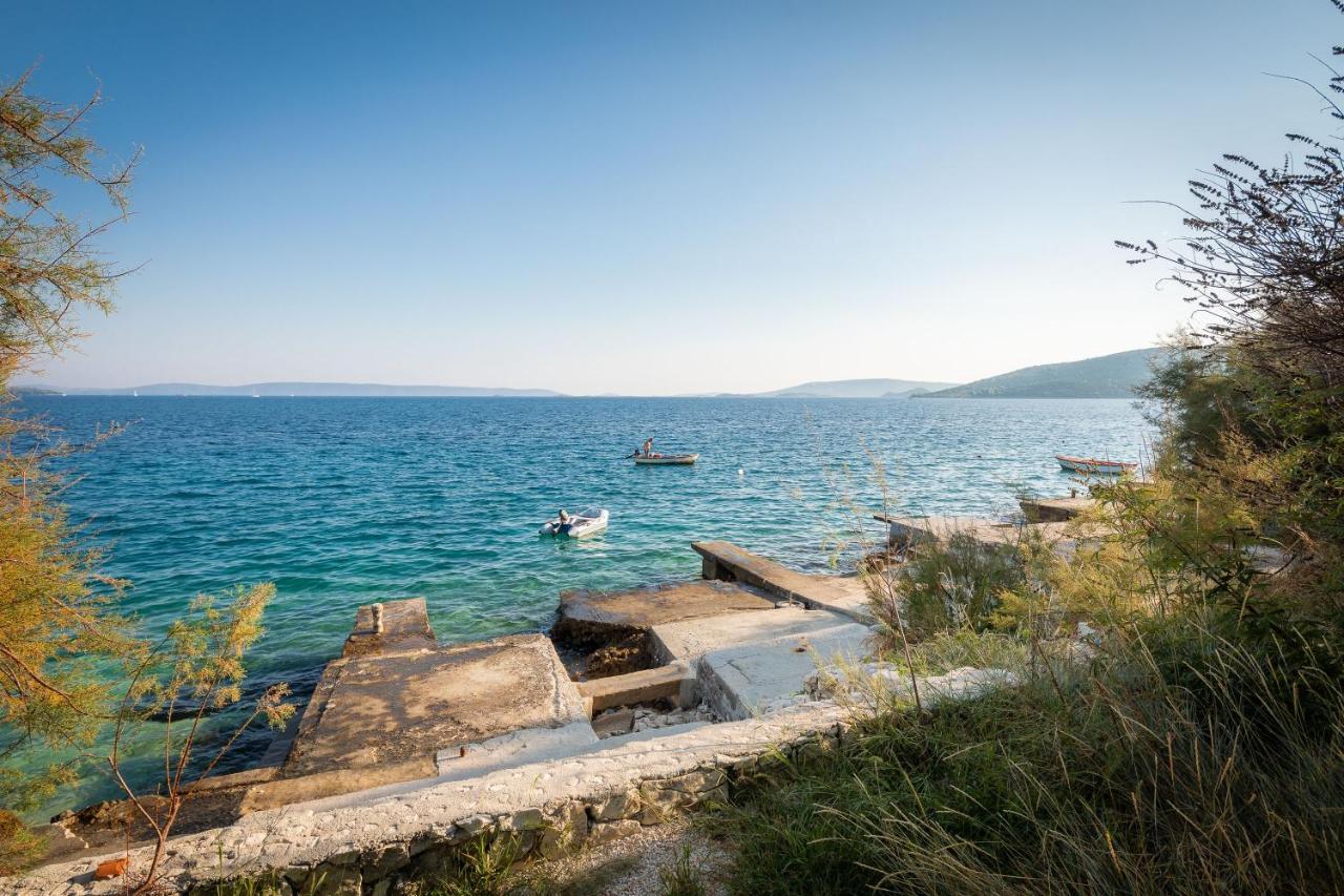 Apartments By The Sea Seget Vranjica, Trogir - 10328 Exterior foto
